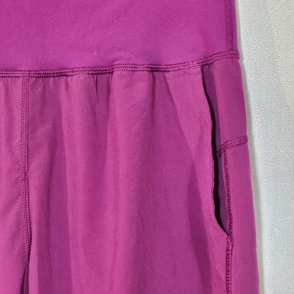 Lululemon Athletica Tranquil Crop 'Regal Plum' Sz 6 #W6HBES - Picture 5 of 10